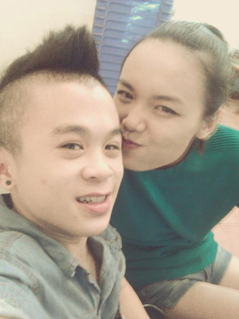 Cùng sinh năm 1993, Lê Thanh Thảo và Kaydy Trần đã khiến không ít các bạn trẻ khâm phục chuyện tình đẹp "đôi đũa lệch" giữa hai người Cùng sinh năm 1993, Lê Thanh Thảo và Kaydy Trần đã khiến không ít các bạn trẻ khâm phục chuyện tình đẹp "đôi đũa lệch" giữa hai người