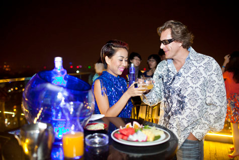 Sau đó, Thảo Trang đã dành khoảng thời gian 3 tháng để sang Mỹ thăm người yêu kết hợp cùng những chuyến lưu diễn dài ngày tại xứ sở cờ hoa.