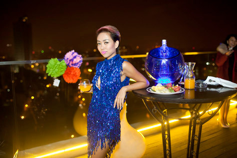 Đây cũng là dịp để nữ ca sĩ ăn mừng sinh nhật bên bạn trai tại Thủ đô khi cô vừa bước sang tuổi 26 vào ngày 17/11.