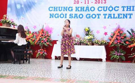 Giải khuyến khích của Đỗ Anh Thư lớp 5A0 với ca khúc tiếng Anh "Que sera sera"
