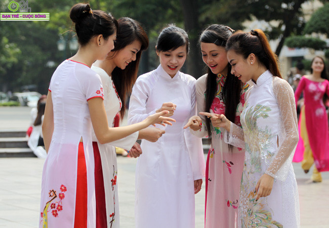 >>Những nữ sinh diện áo dài đẹp hơn vẻ xuân thì của Mai Phương Thúy (P25) >>Midu đẹp tinh khôi giữa phố Sài Gòn >>Nữ sinh HV Báo chí và Tuyên truyền khoe nét thanh tân, quyến rũ >>Những nữ sinh diện áo dài đẹp hơn vẻ xuân thì của Mai Phương Thúy (P25) >>Midu đẹp tinh khôi giữa phố Sài Gòn >>Nữ sinh HV Báo chí và Tuyên truyền khoe nét thanh tân, quyến rũ