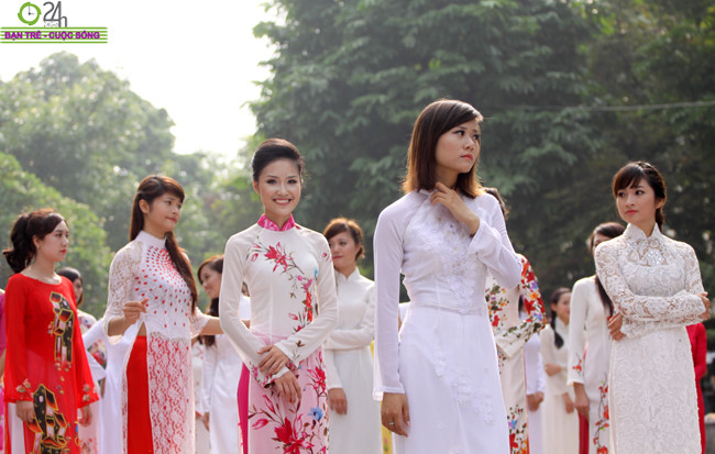 >>Những nữ sinh diện áo dài đẹp hơn vẻ xuân thì của Mai Phương Thúy (P25) >>Midu đẹp tinh khôi giữa phố Sài Gòn >>Nữ sinh HV Báo chí và Tuyên truyền khoe nét thanh tân, quyến rũ >>Những nữ sinh diện áo dài đẹp hơn vẻ xuân thì của Mai Phương Thúy (P25) >>Midu đẹp tinh khôi giữa phố Sài Gòn >>Nữ sinh HV Báo chí và Tuyên truyền khoe nét thanh tân, quyến rũ