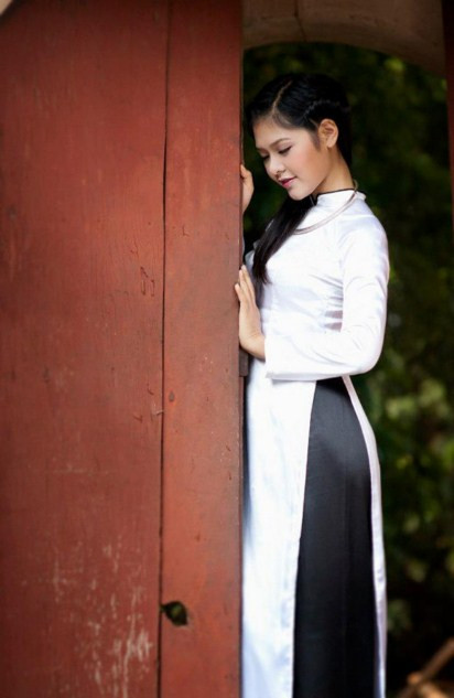 Đinh Thị Hải Những nữ sinh diện áo dài đẹp hơn cả Hoa hậu Mai Phương Thúy (P29) Những nữ sinh diện áo dài đẹp hơn cả Hoa hậu Mai Phương Thúy (P28) Chùm ảnh: Nữ sinh ĐH Phương Đông khoe sắc cùng biển xanh Chùm ảnh: Nữ sinh ĐH Phương Đông thướt tha áo dài Nữ sinh ĐH Kinh doanh công nghệ dịu dàng bên hoa Ban