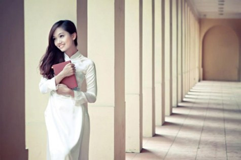 Đỗ Thị Vân Anh Những nữ sinh diện áo dài đẹp hơn cả Hoa hậu Mai Phương Thúy (P29) Những nữ sinh diện áo dài đẹp hơn cả Hoa hậu Mai Phương Thúy (P28) Chùm ảnh: Nữ sinh ĐH Phương Đông khoe sắc cùng biển xanh Chùm ảnh: Nữ sinh ĐH Phương Đông thướt tha áo dài Nữ sinh ĐH Kinh doanh công nghệ dịu dàng bên hoa Ban