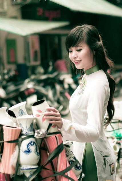 Đặng Thị Kiều Trang Những nữ sinh diện áo dài đẹp hơn cả Hoa hậu Mai Phương Thúy (P29) Những nữ sinh diện áo dài đẹp hơn cả Hoa hậu Mai Phương Thúy (P28) Chùm ảnh: Nữ sinh ĐH Phương Đông khoe sắc cùng biển xanh Chùm ảnh: Nữ sinh ĐH Phương Đông thướt tha áo dài Nữ sinh ĐH Kinh doanh công nghệ dịu dàng bên hoa Ban