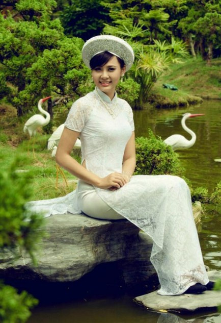 Đặng Thu Hà Những nữ sinh diện áo dài đẹp hơn cả Hoa hậu Mai Phương Thúy (P29) Những nữ sinh diện áo dài đẹp hơn cả Hoa hậu Mai Phương Thúy (P28) Chùm ảnh: Nữ sinh ĐH Phương Đông khoe sắc cùng biển xanh Chùm ảnh: Nữ sinh ĐH Phương Đông thướt tha áo dài Nữ sinh ĐH Kinh doanh công nghệ dịu dàng bên hoa Ban