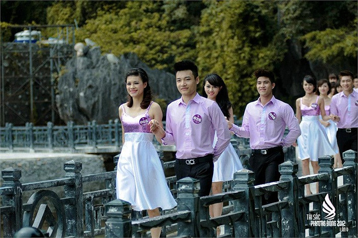 <<HOTGIRL HỌC V IỆN BÁO CHÍ ĐẸP RẠNG NGỜI TRONG SẮC THU <<NỮ SINH ĐH PHƯƠNG ĐÔNG THƯỚT THA ÁO DÀI <<NGẨN NGƠ TRƯỚC STYLE DỄ THƯƠNG CỦA HƯƠNG ZINNIE <<HOTGIRL THANH THỦY ƯỚC MƠ LÀM CÔ GIÁO <<NÉT HỒN NHIÊN TINH NGHỊCH CỦA NỮ DIỄN VIÊN NHÍ HÀ ANH