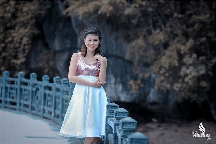 Sang trọng và quyền rũ. <<HOTGIRL HỌC V IỆN BÁO CHÍ ĐẸP RẠNG NGỜI TRONG SẮC THU <<NỮ SINH ĐH PHƯƠNG ĐÔNG THƯỚT THA ÁO DÀI <<NGẨN NGƠ TRƯỚC STYLE DỄ THƯƠNG CỦA HƯƠNG ZINNIE <<HOTGIRL THANH THỦY ƯỚC MƠ LÀM CÔ GIÁO <<NÉT HỒN NHIÊN TINH NGHỊCH CỦA NỮ DIỄN VIÊN NHÍ HÀ ANH