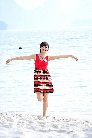 Luôn tự tin thể hiện mình trước ống kính. <<HOTGIRL HỌC V IỆN BÁO CHÍ ĐẸP RẠNG NGỜI TRONG SẮC THU <<NỮ SINH ĐH PHƯƠNG ĐÔNG THƯỚT THA ÁO DÀI <<NGẨN NGƠ TRƯỚC STYLE DỄ THƯƠNG CỦA HƯƠNG ZINNIE <<HOTGIRL THANH THỦY ƯỚC MƠ LÀM CÔ GIÁO <<NÉT HỒN NHIÊN TINH NGHỊCH CỦA NỮ DIỄN VIÊN NHÍ HÀ ANH