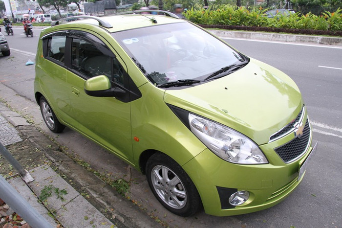 Chiếc xe 4 chỗ ngồi Chevrolet Spark mà khách hàng Lê Hoàng Vũ mua về sử dụng, sau đó phát hiện ra nhiều lỗi. Ảnh Thùy Linh