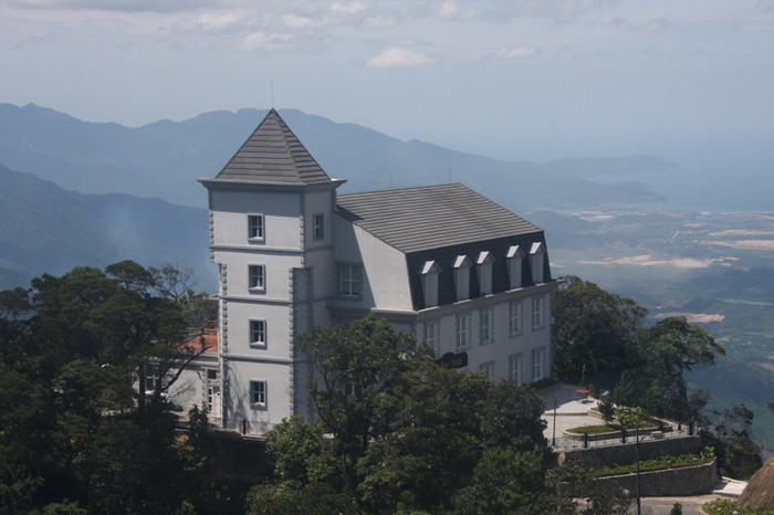 Những khu biệt thự với kiến trúc độc đáo trên Bà Nà Hills