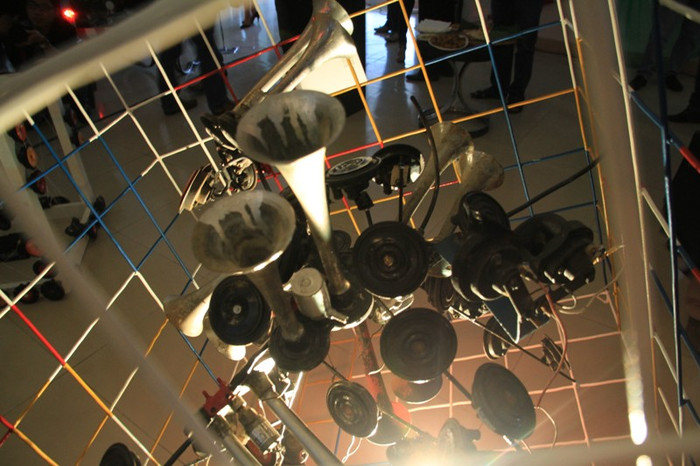 Nạn còi hơi sử dụng không đúng lúc, đúng chỗ cũng khiến nhiều tai nạn giao thông liên quan đến vấn đề này... Nạn còi hơi sử dụng không đúng lúc, đúng chỗ cũng khiến nhiều tai nạn giao thông liên quan đến vấn đề này...