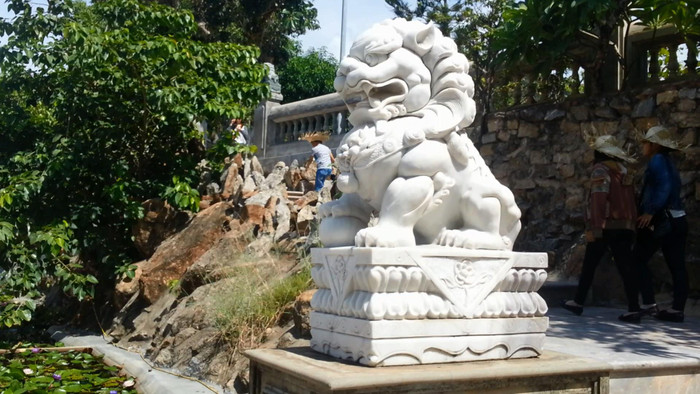 Được biết, có rất nhiều chùa ở Đà Nẵng trưng bày linh vật ngoại lai nhưng chưa có quy định cấm hay đưa các linh vật này ra khỏi chùa Được biết, có rất nhiều chùa ở Đà Nẵng trưng bày linh vật ngoại lai nhưng chưa có quy định cấm hay đưa các linh vật này ra khỏi chùa