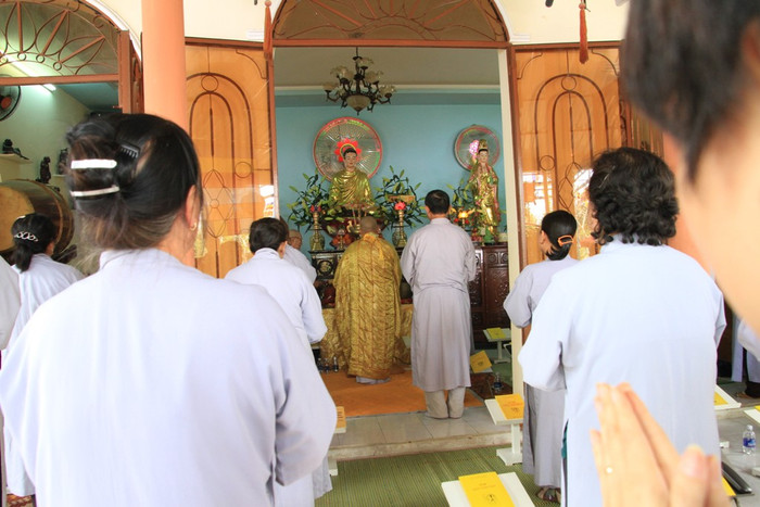 Từ khi biết tin ông Nguyễn Bá Thanh điều trị bệnh ở Mỹ, nhiều người dân Đà Nẵng lo lắng cho sức khỏe của ông. Họ muốn làm một điều gì đó để mong ông Thanh sớm vượt qua cơn bạo bệnh Từ khi biết tin ông Nguyễn Bá Thanh điều trị bệnh ở Mỹ, nhiều người dân Đà Nẵng lo lắng cho sức khỏe của ông. Họ muốn làm một điều gì đó để mong ông Thanh sớm vượt qua cơn bạo bệnh