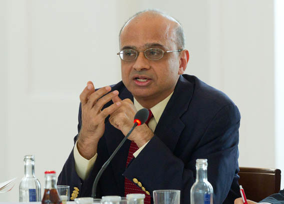 Học giả Chellaney Brahma, ảnh: koerber-stiftung.de Học giả Chellaney Brahma, ảnh: koerber-stiftung.de