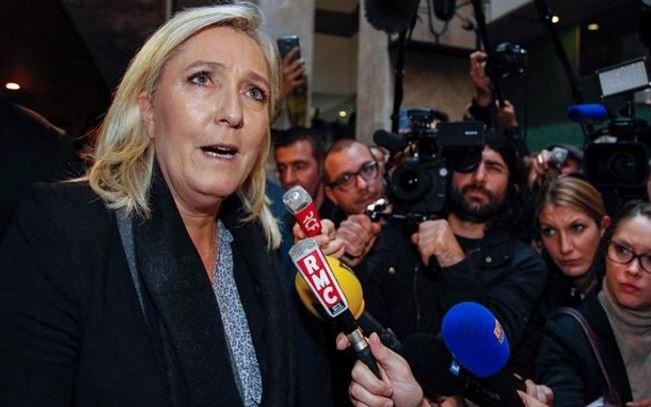 Bà Marine Le Pen, Thủ lĩnh đảng Mặt trận Dân tộc cực hữu chấp nhận thất bại. Ảnh: Reuters Bà Marine Le Pen, Thủ lĩnh đảng Mặt trận Dân tộc cực hữu chấp nhận thất bại. Ảnh: Reuters