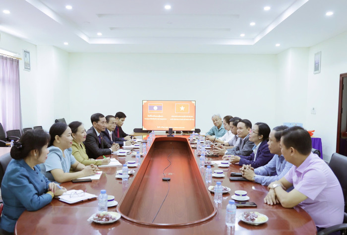 Đoàn Hội Nhà báo Việt Nam làm việc cùng lãnh đạo Thông tấn xã Lào (KPL) Đoàn Hội Nhà báo Việt Nam làm việc cùng lãnh đạo Thông tấn xã Lào (KPL)