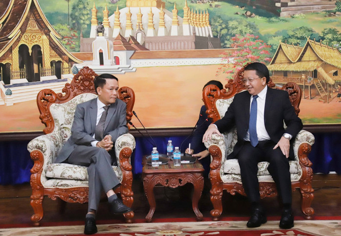 Thứ trưởng Bộ Thông tin, Văn hóa và Du lịch Lào Vansy Kuamua tiếp Phó Chủ tịch Thường trực Hội Nhà báo Việt Nam Nguyễn Đức Lợi. Ảnh: Xuân Tú/PV TTXVN tại Lào Thứ trưởng Bộ Thông tin, Văn hóa và Du lịch Lào Vansy Kuamua tiếp Phó Chủ tịch Thường trực Hội Nhà báo Việt Nam Nguyễn Đức Lợi. Ảnh: Xuân Tú/PV TTXVN tại Lào