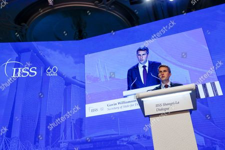 Bộ trưởng Quốc phòng Anh Gavin Williamson phát biểu tại Đối thoại Shangri-la lần thứ 17, ảnh: Shutterstock.