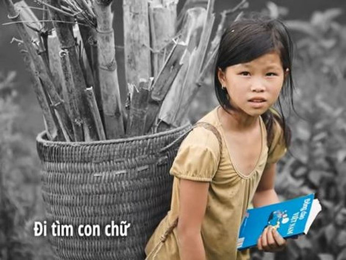 Ảnh minh họa, chụp màn hình clip Môi tím chân trần - Cơm Có thịt với trẻ em vùng cao / Youtube. Ảnh minh họa, chụp màn hình clip Môi tím chân trần - Cơm Có thịt với trẻ em vùng cao / Youtube.