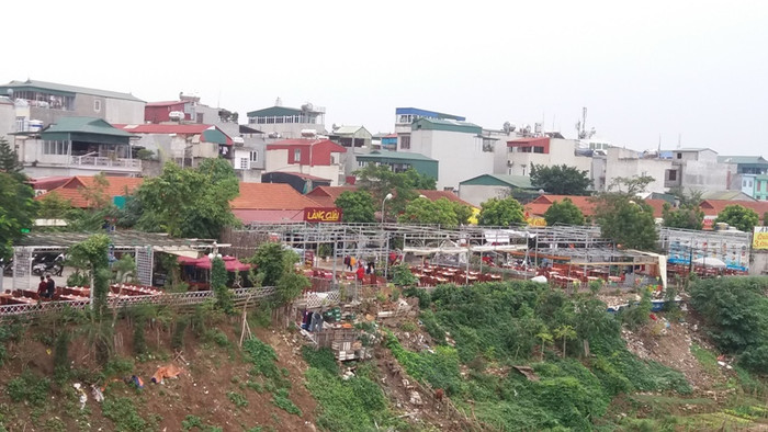 Phường Ngọc Lâm “bất lực” trước vi phạm hành lang thoát lũ sông Hồng? ảnh 2 Phường Ngọc Lâm “bất lực” trước vi phạm hành lang thoát lũ sông Hồng? ảnh 2