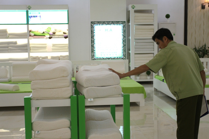 Theo lực lượng Quản lý thị trường thì showroom này mới đi vào hoạt động một thời gian ngắn. Đây là showroom lớn nhất ở quận Cẩm Lệ. Theo lực lượng Quản lý thị trường thì showroom này mới đi vào hoạt động một thời gian ngắn. Đây là showroom lớn nhất ở quận Cẩm Lệ.