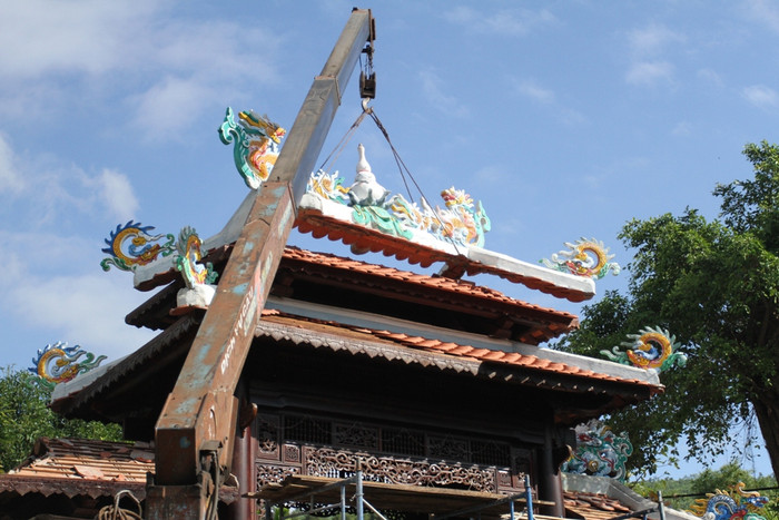 Biệt phủ bị tháo dỡ sau khi UBND quận Liên Chiểu có quyết định cuối cùng ngày 8/12. Ông Quang có 50 ngày để tháo dỡ biệt phủ này, nếu sau ngày 31/1/2016, ông Quang không tự tháo dỡ thì chính quyền sẽ tiến hành cưỡng chế Biệt phủ bị tháo dỡ sau khi UBND quận Liên Chiểu có quyết định cuối cùng ngày 8/12. Ông Quang có 50 ngày để tháo dỡ biệt phủ này, nếu sau ngày 31/1/2016, ông Quang không tự tháo dỡ thì chính quyền sẽ tiến hành cưỡng chế