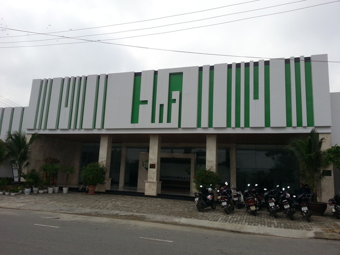 Thời gian gần đây, theo phản ánh của nhiều người dân, Showroom H.A Cao su thiên nhiên có địa chỉ tại 148 Xuân Thủy (quận Cẩm Lệ, TP.Đà Nẵng) chỉ đón tiếp khách Trung Quốc mà "cấm cửa" khách Việt Nam, gây bức xúc dư luận... Thời gian gần đây, theo phản ánh của nhiều người dân, Showroom H.A Cao su thiên nhiên có địa chỉ tại 148 Xuân Thủy (quận Cẩm Lệ, TP.Đà Nẵng) chỉ đón tiếp khách Trung Quốc mà "cấm cửa" khách Việt Nam, gây bức xúc dư luận...