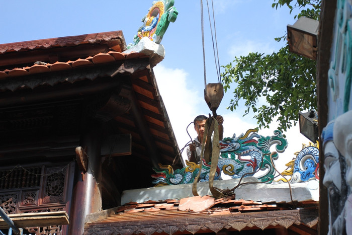 Do được đầu tư công phu, tỉ mẩn, nên việc tháo dỡ cũng phức tạp như khi xây dựng... Do được đầu tư công phu, tỉ mẩn, nên việc tháo dỡ cũng phức tạp như khi xây dựng...