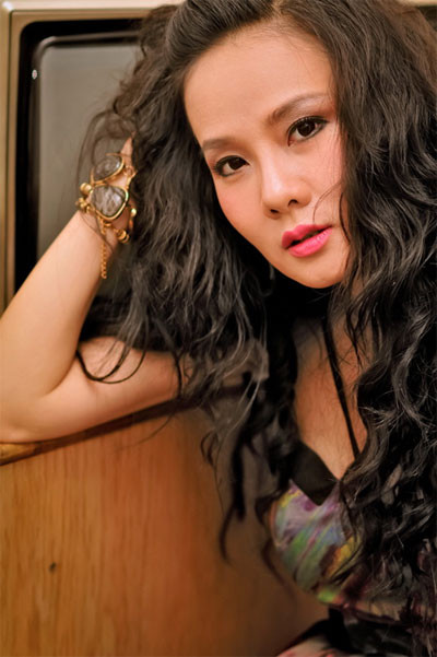 Dương Yến Ngọc dính lùm xùm nợ nần với ông Nguyễn Thanh Lâm Dương Yến Ngọc dính lùm xùm nợ nần với ông Nguyễn Thanh Lâm