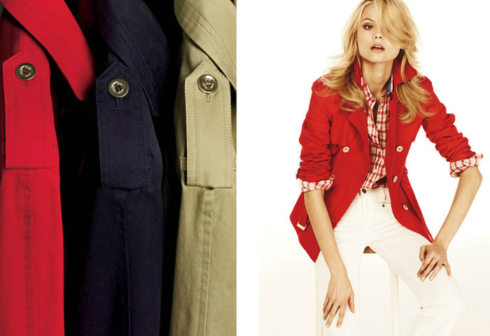 Kết hợp quần bò trắng với áo sơmi và áo khoác mang phong cách quân đội cũng là một gợi í thú vị cho bạn.