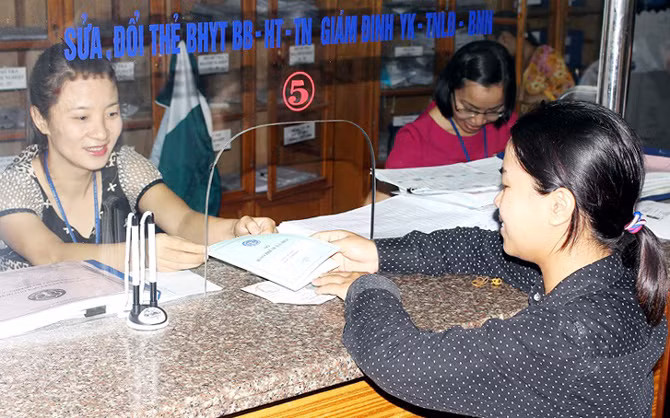 Từ nhiều năm nay, Bảo hiểm xã hội Việt Nam luôn xác định cải cách thủ tục hành chính là một trong những nhiệm vụ quan trọng của toàn ngành. Ảnh: Vinhphuc.gov.vn Từ nhiều năm nay, Bảo hiểm xã hội Việt Nam luôn xác định cải cách thủ tục hành chính là một trong những nhiệm vụ quan trọng của toàn ngành. Ảnh: Vinhphuc.gov.vn