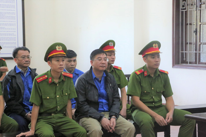 Các bị cáo trong phiên xét xử ngày 22/10. Ảnh: LC Các bị cáo trong phiên xét xử ngày 22/10. Ảnh: LC