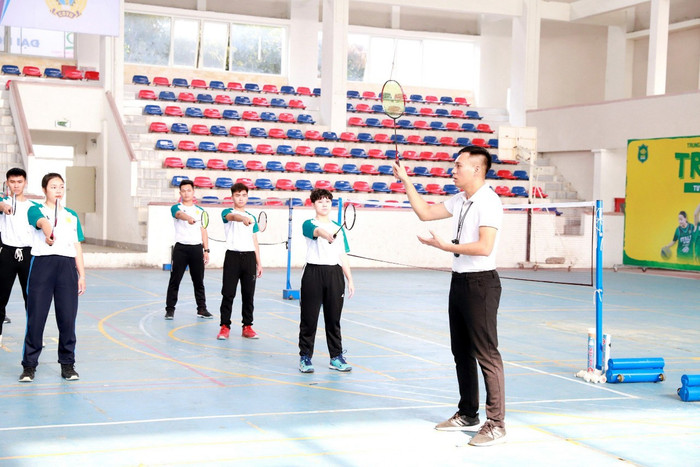 Sinh viên ngành Giáo dục thể chất, Trường Đại học Vinh đang học và tập luyện bộ môn cầu lông. Ảnh: NVCC. a1b5d2efeb1c4842110d.jpg