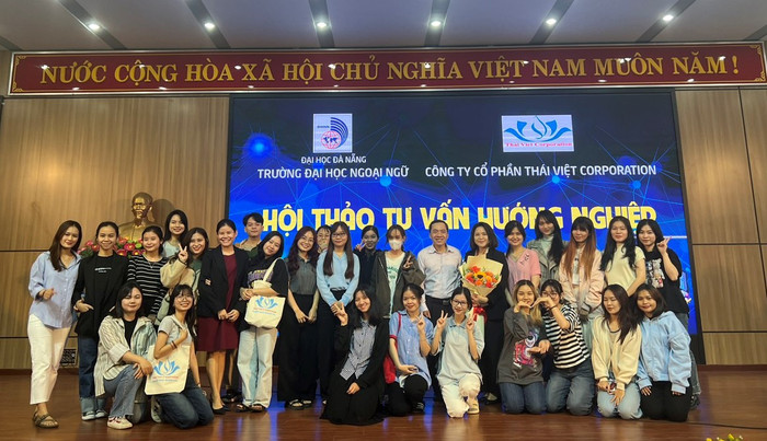 Trường Đại học Ngoại ngữ, Đại học Đà Nẵng phối hợp với doanh nghiệp tổ chức Hội thảo tư vấn hướng nghiệp. Ảnh: NVCC. Phối hợp với doanh nghiệp tổ chức Hội thảo tư vấn hướng nghiệp Đà Nẵng.jpg
