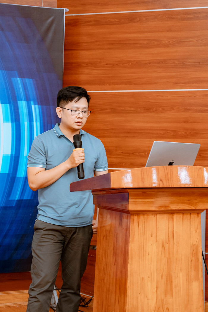 Chân dung Tiến sĩ Trịnh Văn Chiến là giảng viên Trường Công nghệ thông tin và Truyền thông (Đại học Bách khoa Hà Nội) lọt top 10 gương mặt trẻ Thủ đô tiêu biểu năm 2023. Ảnh: NVCC Anh1.jpg