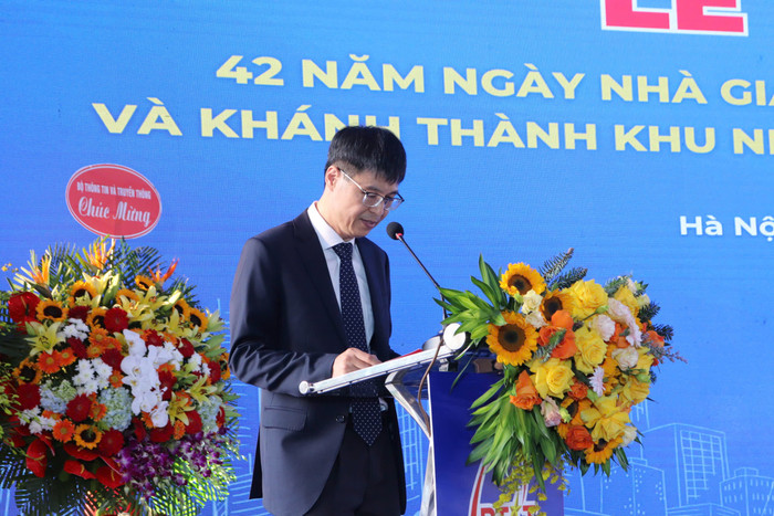 Giáo sư, Tiến sĩ Từ Minh Phương - Chủ tịch Hội đồng học viện phát biểu tại buổi lễ. Ảnh: Thùy Trang. z6049130411669_110e4001502f2fec38de9c6cba2043d6.jpg