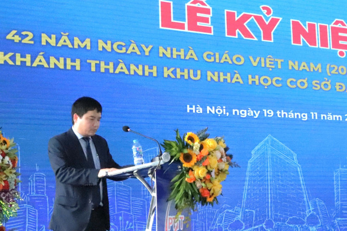 Phó Giáo sư, Tiến sĩ Đặng Hoài Bắc - Giám đốc Học viện đọc diễn văn khai mạc buổi lễ. Ảnh: Thùy Trang. z6049169940397_b3cffd99d529776f0ecd052479316168.jpg