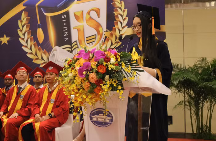 GDVN_XUẤT SẮC PHÁT BIỂU.JPG