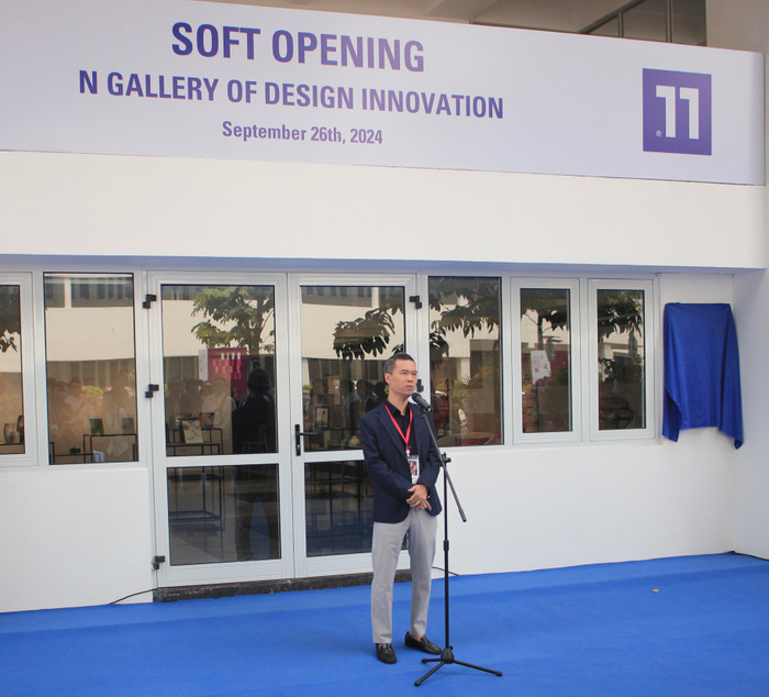 Nhà thiết kế Phạm Huyền Kiêu phát biểu trong lễ khai trương N Gallery of Design Innovation. GDVN_023.jpeg