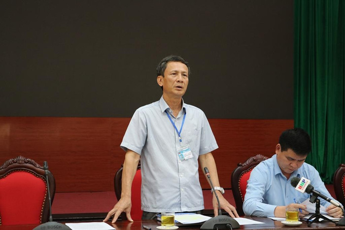 Ông Nguyễn Kim Vinh – Phó Chủ tịch Ủy ban nhân dân quận Bắc Từ Liêm trao đổi với báo chí. Ảnh: Đỗ Thơm Ông Nguyễn Kim Vinh – Phó Chủ tịch Ủy ban nhân dân quận Bắc Từ Liêm trao đổi với báo chí. Ảnh: Đỗ Thơm