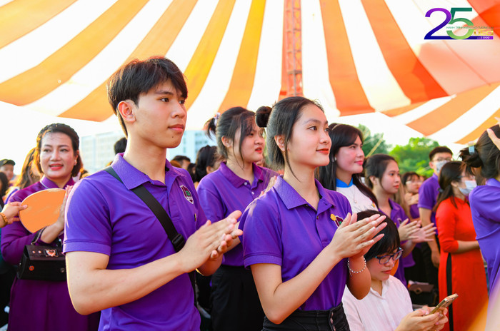 Năm 2024, Trường Đại học Giáo dục tuyển sinh 16 chương trình đào tạo đại học. IMG_1720518178869_1720518325283.jpg