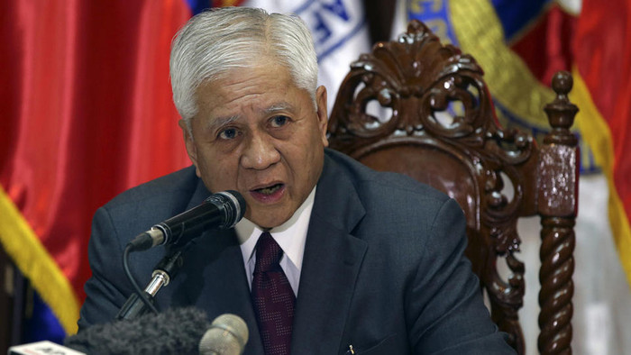 Ngoại trưởng Philippines Albert del Rosario. Ngoại trưởng Philippines Albert del Rosario.