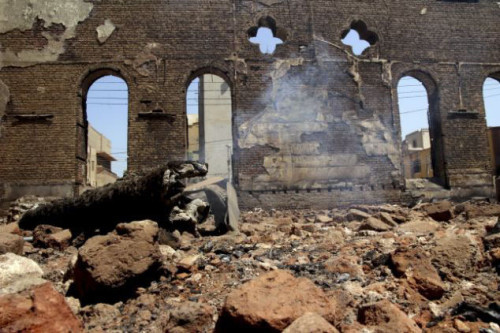 Phòng ốc bị đập phá, cổ vật bị đánh cắp. Phòng ốc bị đập phá, cổ vật bị đánh cắp.