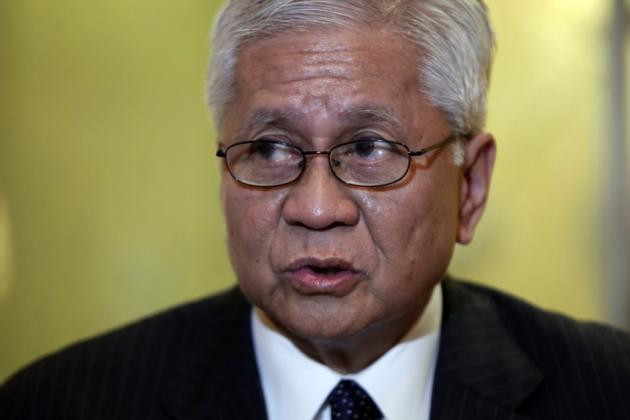 Ngoại trưởng Philippines Albert del Rosario. Ngoại trưởng Philippines Albert del Rosario.