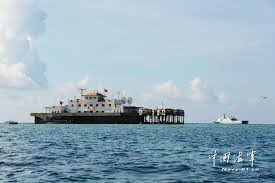 Công sự nhà nổi quân sự kiên cố Trung Quốc xây dựng trái phép tại Đá Vành Khăn, Trường Sa đang được cho là "pháo đài" mạnh nhất của Trung Quốc ở Biển Đông làm bàn đạp để bành trướng ra các khu vực khác. Công sự nhà nổi quân sự kiên cố Trung Quốc xây dựng trái phép tại Đá Vành Khăn, Trường Sa đang được cho là "pháo đài" mạnh nhất của Trung Quốc ở Biển Đông làm bàn đạp để bành trướng ra các khu vực khác.