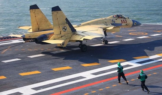 Tàu sân bay Liêu Ninh và chiến đấu cơ J-15 được điều động tham gia tập trận trên Biển Hoa Đông từ 15 - 18/8. Tàu sân bay Liêu Ninh và chiến đấu cơ J-15 được điều động tham gia tập trận trên Biển Hoa Đông từ 15 - 18/8.