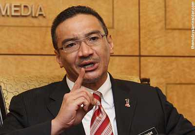 Bộ trưởng Quốc phòng Malaysia Datuk Seri Hishammuddin Hussein.