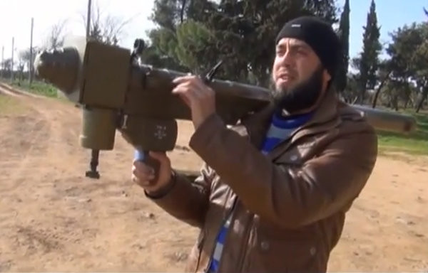 Phiến quân Syria sử dụng tên lửa vác vai FN-6 do Trung Quốc sản xuất nhưng phàn nàn chất lượng tên lửa quá kém. Phiến quân Syria sử dụng tên lửa vác vai FN-6 do Trung Quốc sản xuất nhưng phàn nàn chất lượng tên lửa quá kém.