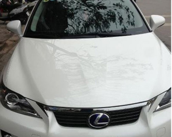 Cận cảnh xế hộp có giá hơn 2 tỷ của Hồng Quế Cận cảnh xế hộp có giá hơn 2 tỷ của Hồng Quế